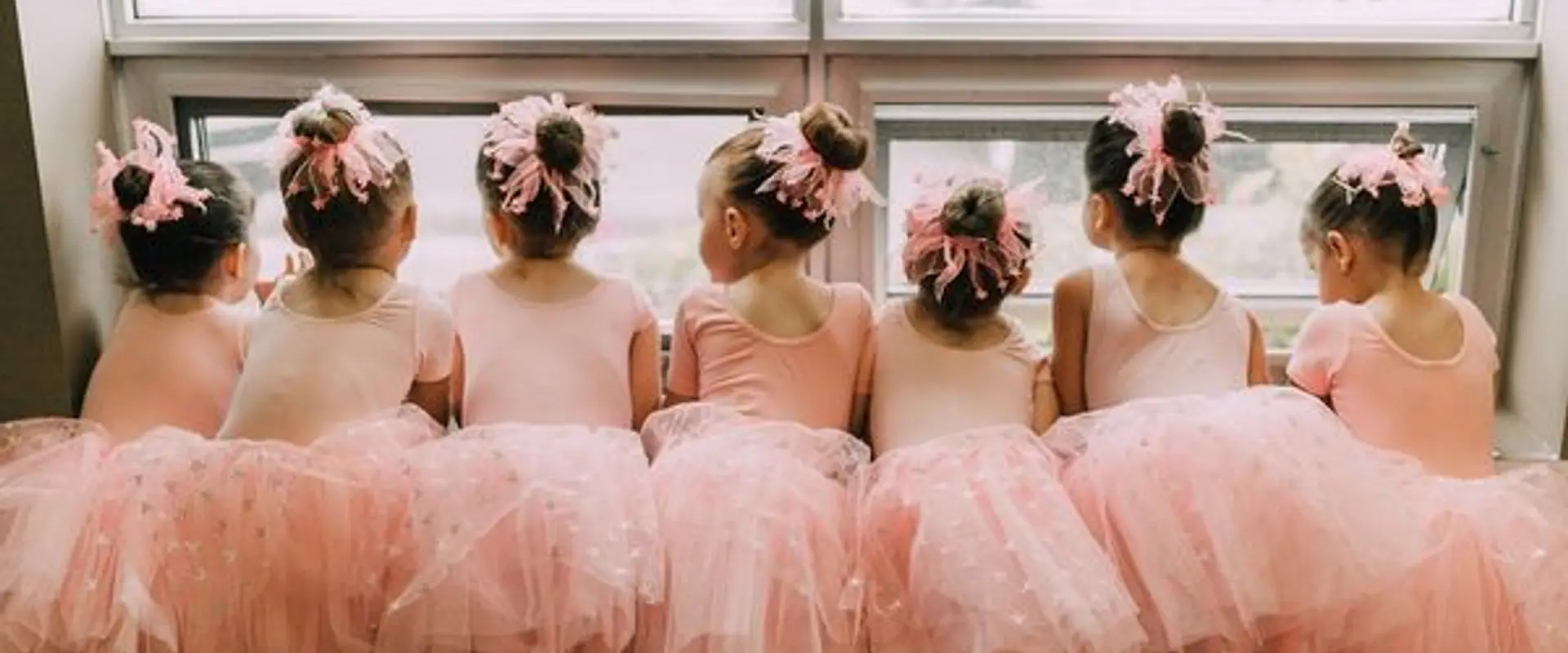 THE DEBORAH LAXTON SCHOOL OF DANCE