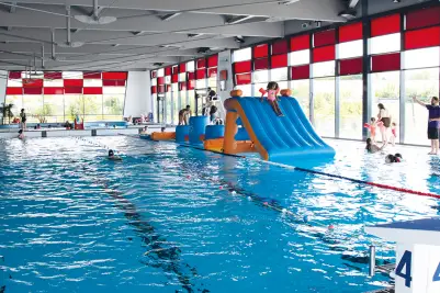 Swimming pool 3 Waves of Romilly-sur-Seine