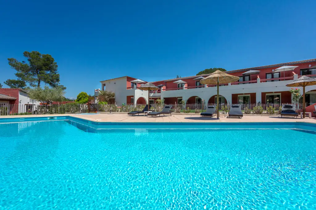 Les Pins Blancs En Provence