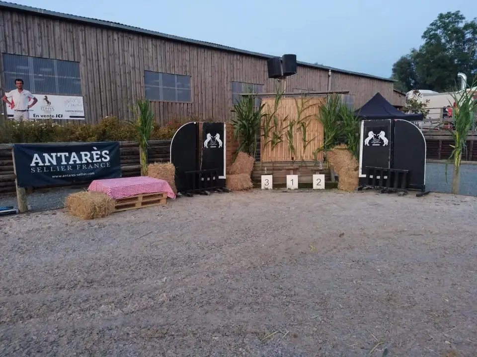 Equestrian Field Des Hameaux