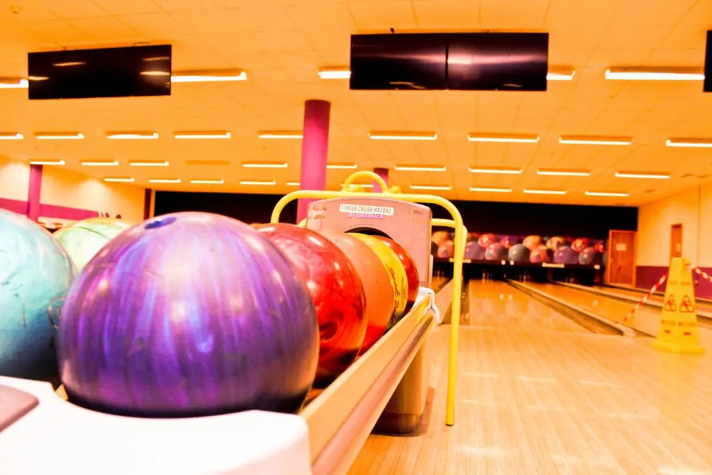 Hot Shots Bowling