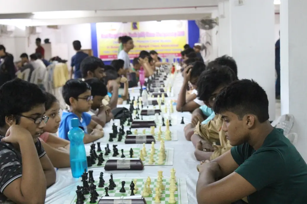 Pioneer chess school