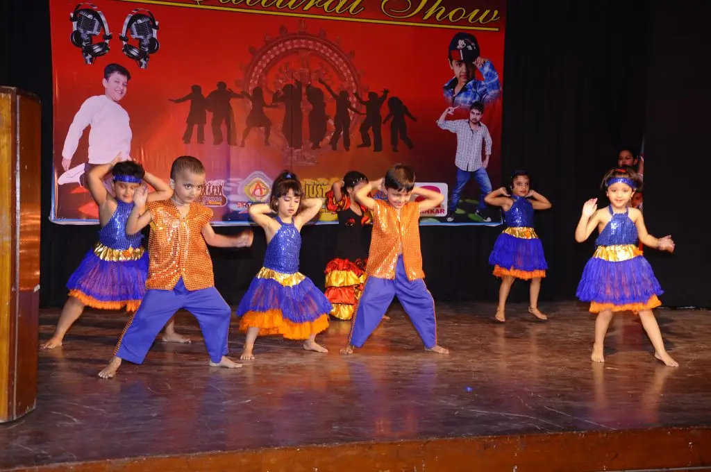 Just Dance academy