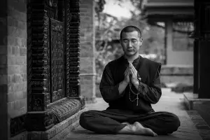 Le Chemin À La Light Du Yoga