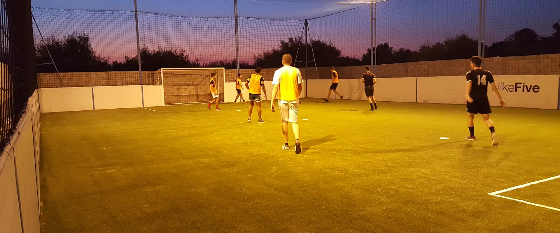 Footsall pernes-les-fontaines