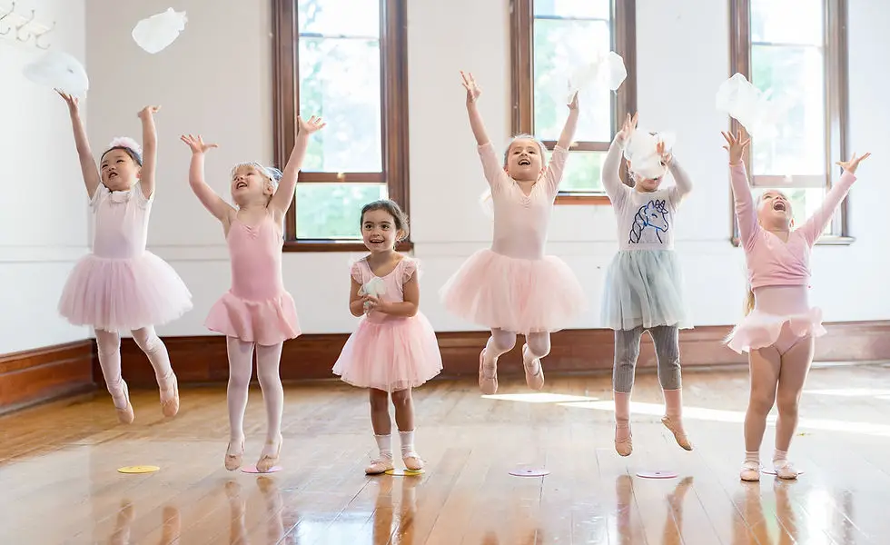 Miss Jacqui's Ballerinas (Ultimo)