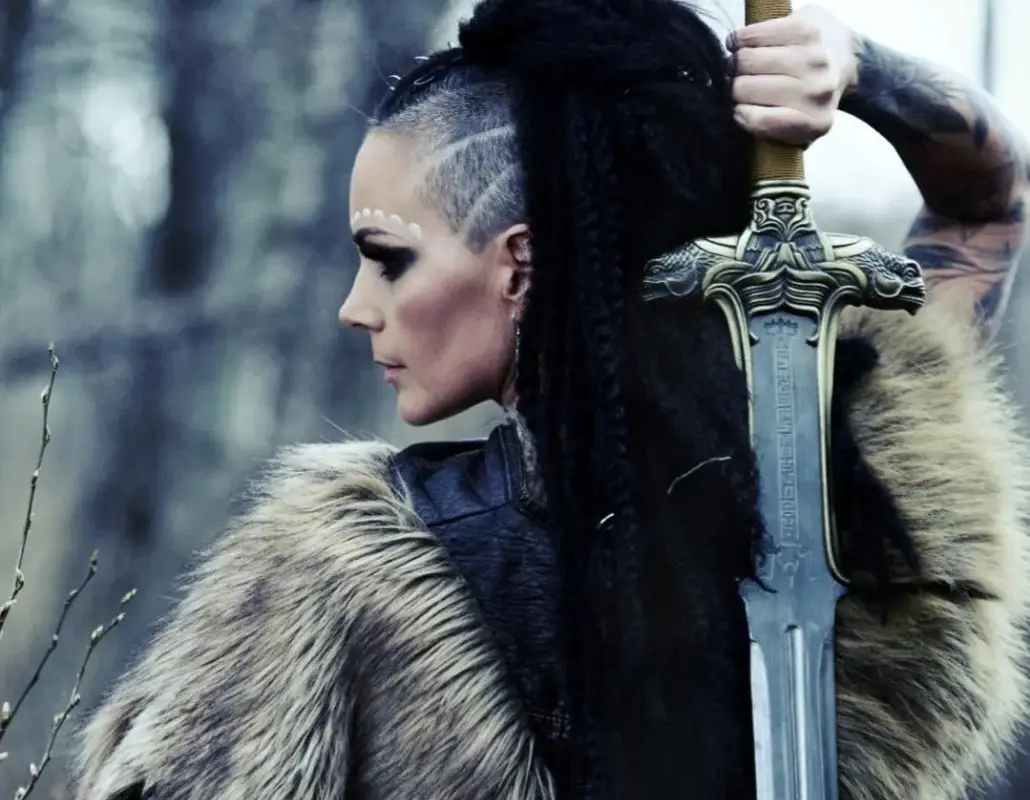 STEEL MACE VALKYRIE