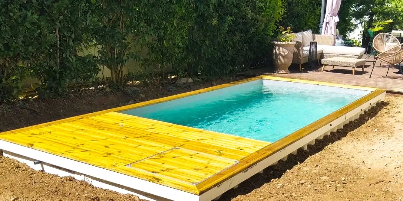 Pool Container