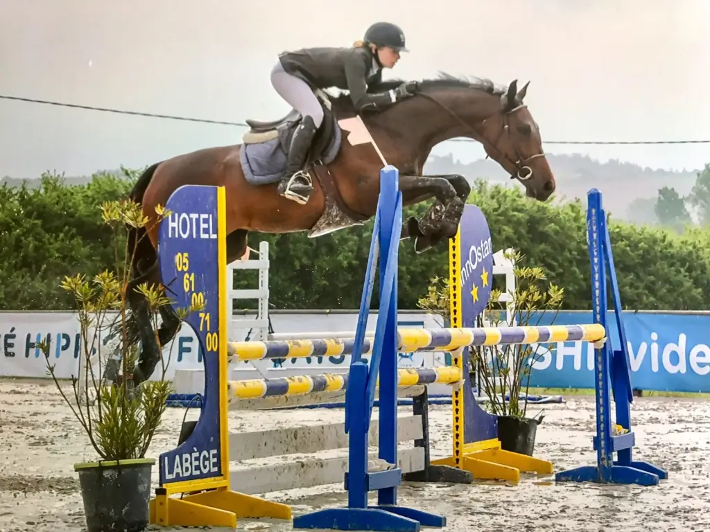Stud De La Louise