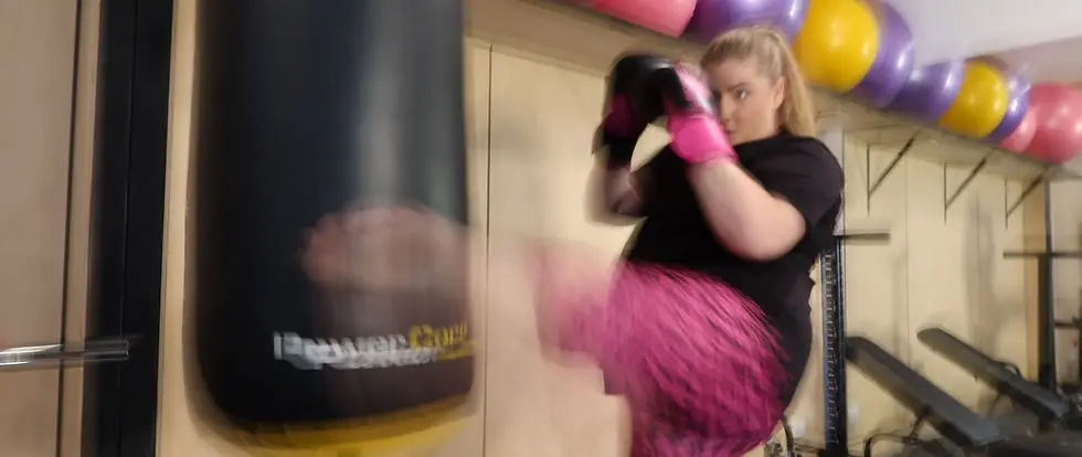 PiNK TRAiNiNG! AW AUTHENTIC WOMEN.