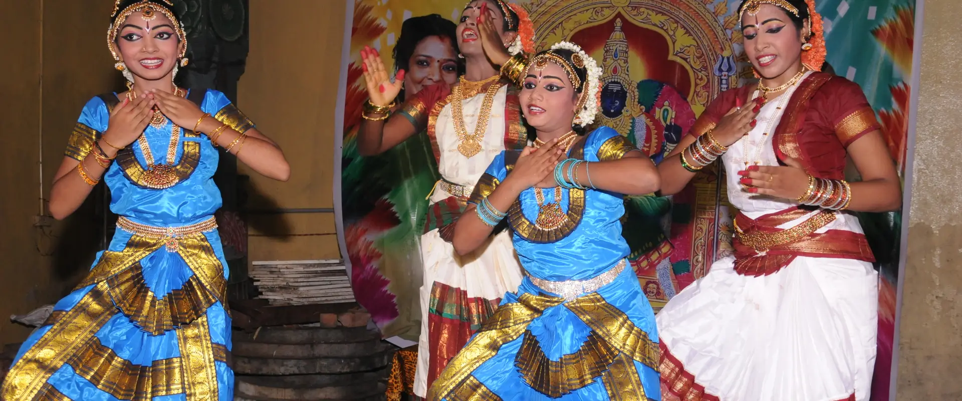 Nattuvangam classes and Bharatha natyam classes for Male