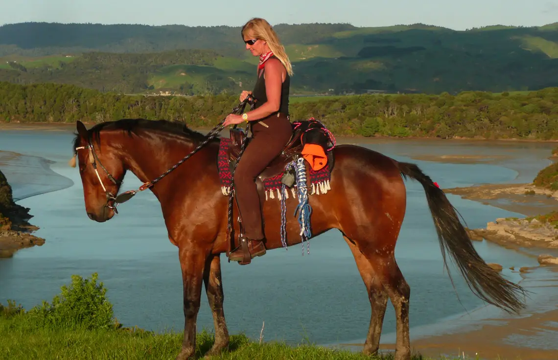 Surf & Turf Horse Riding Raglan