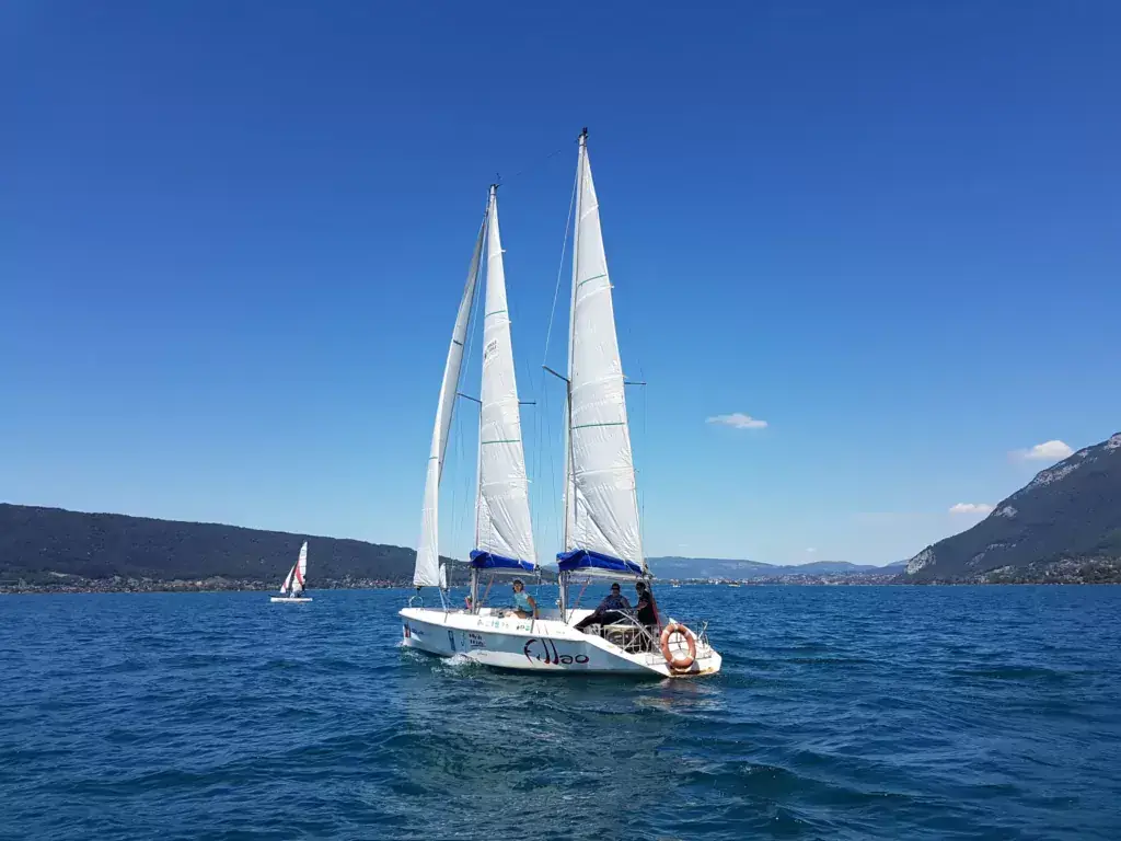 Circle Sailing De Sevrier
