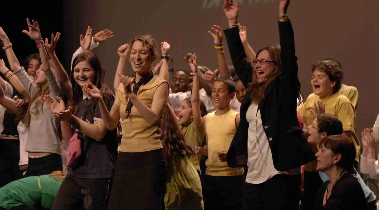 School Arts The Scene - Les Petits Riens