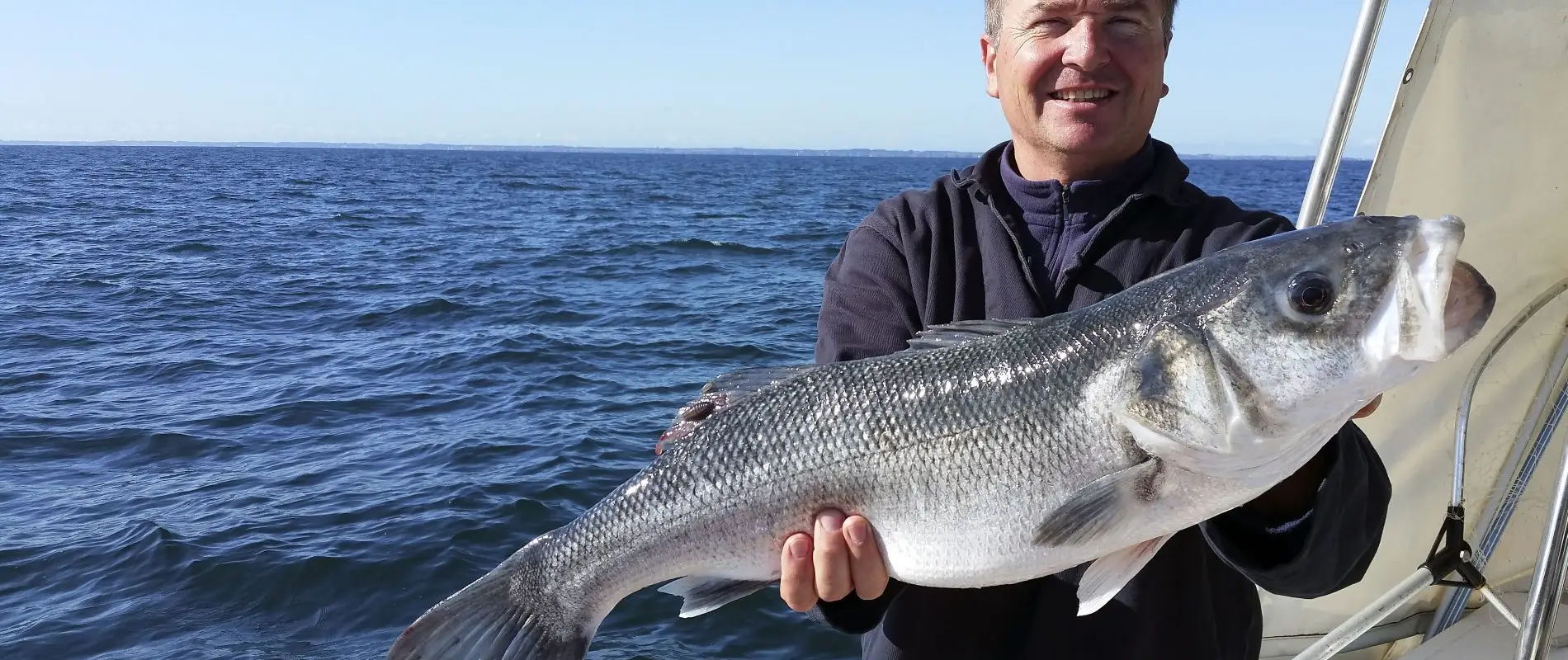 TOURSDILES guide de pêche en mer