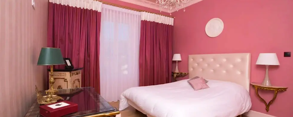 Villa Dufresne: location chambres d'hôtes tout confort avec piscine couverte proche Lyon, Ain