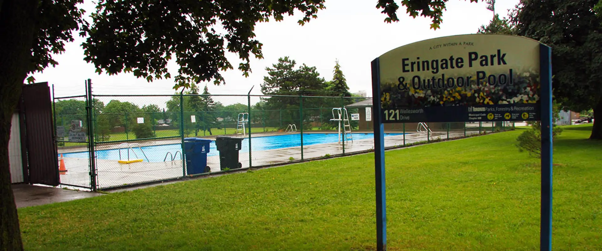 Eringate Outdoor Pool
