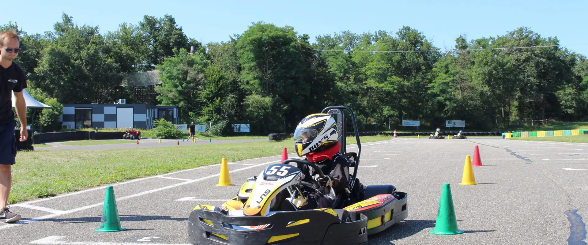 ACTUA Organisation | Karting Lyon - Stage de Pilotage - Accrobranche | Pour Particuliers et Entreprises