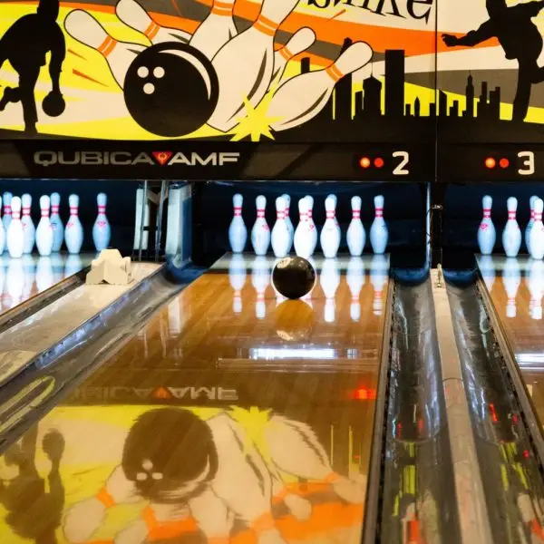 Bowling Paxton