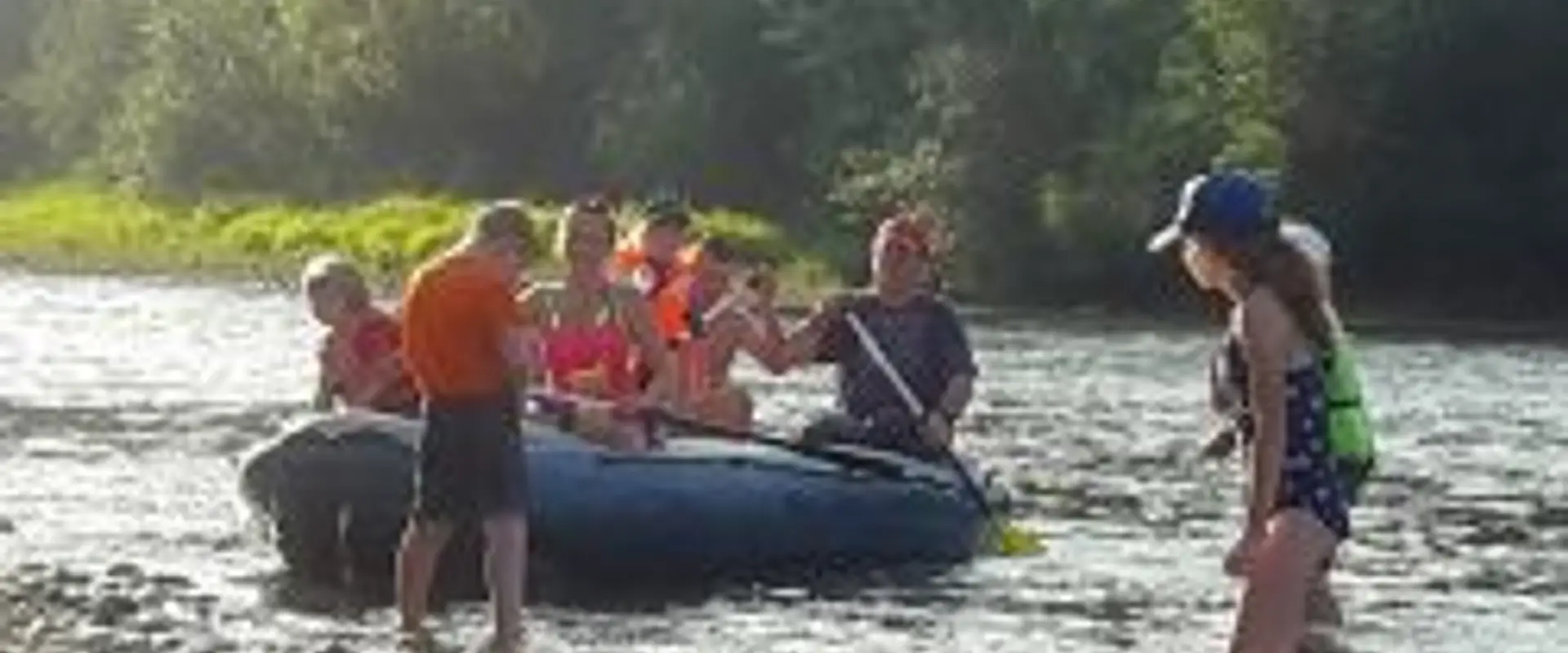 Drevenica Revište požičovňa lodí, rafting, autokemping s ubytovaním a stravou.