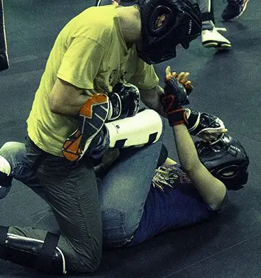 Krav Maga With Défenses Tactiques