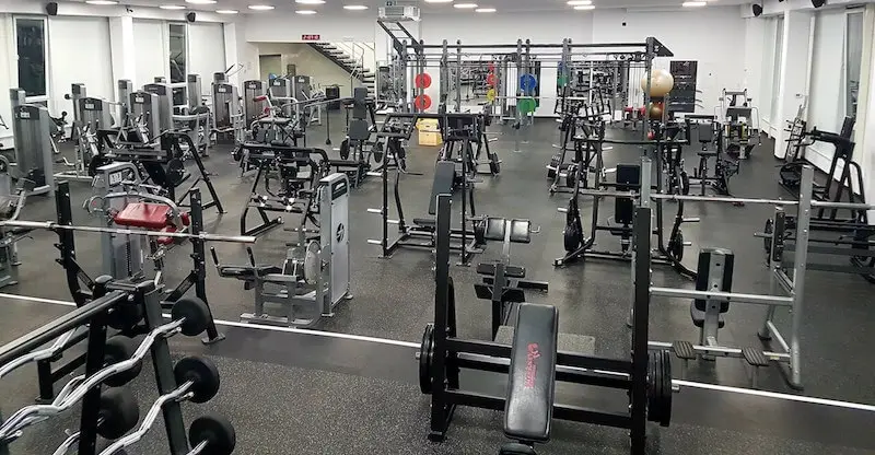 ARNY CLUB fitness center