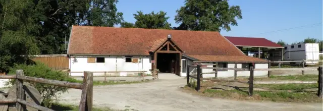 Equestrian Center Stables D'estran