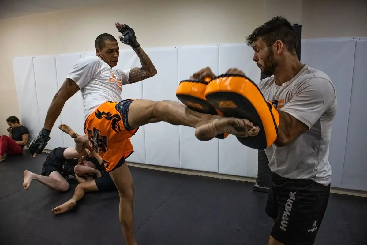 Kick Punch Submit