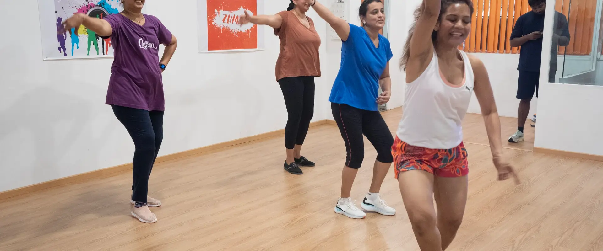Slim Fitness Wheel : Corporate Power Yoga Zumba Bollywood Dance Kung - Fu Classes In Khar Bandra