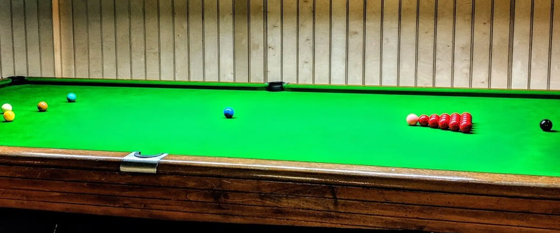 Resto Billard Snooker La Bande Au Coin