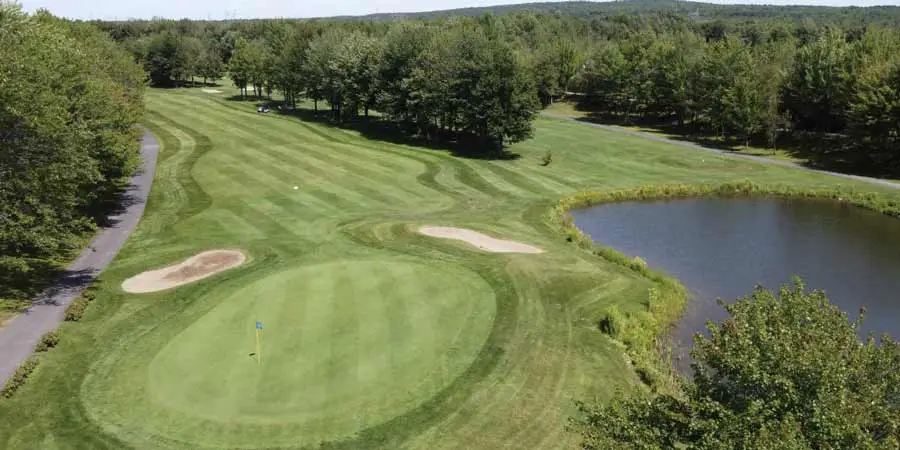 Club De Golf Le Rocher De Roxton Pond