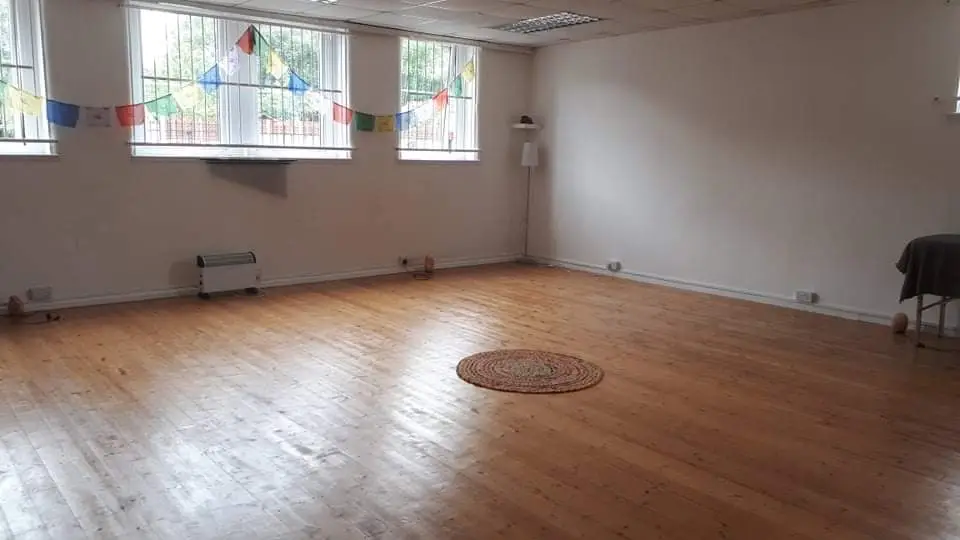 simonkaneyoga