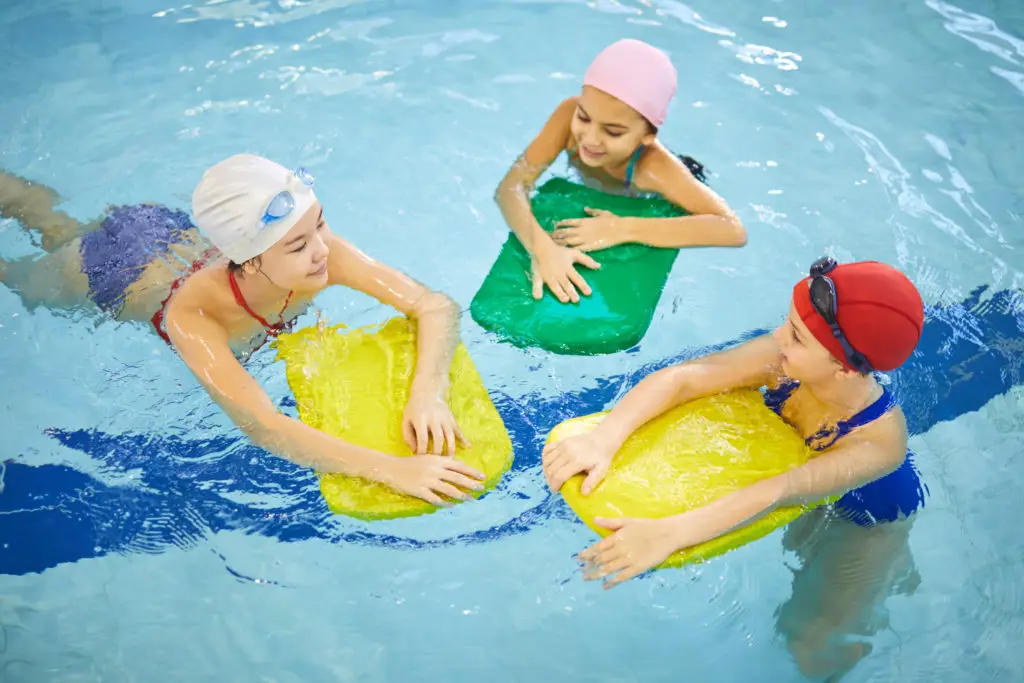 cole de Natation et Prnatal Carrefour Multisports