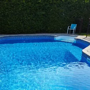 BASTIEN PISCINE