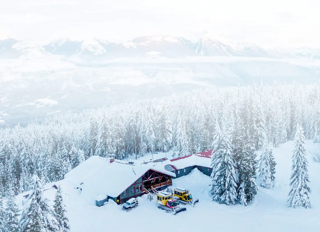 Selkirk Snowcat Skiing Lodge