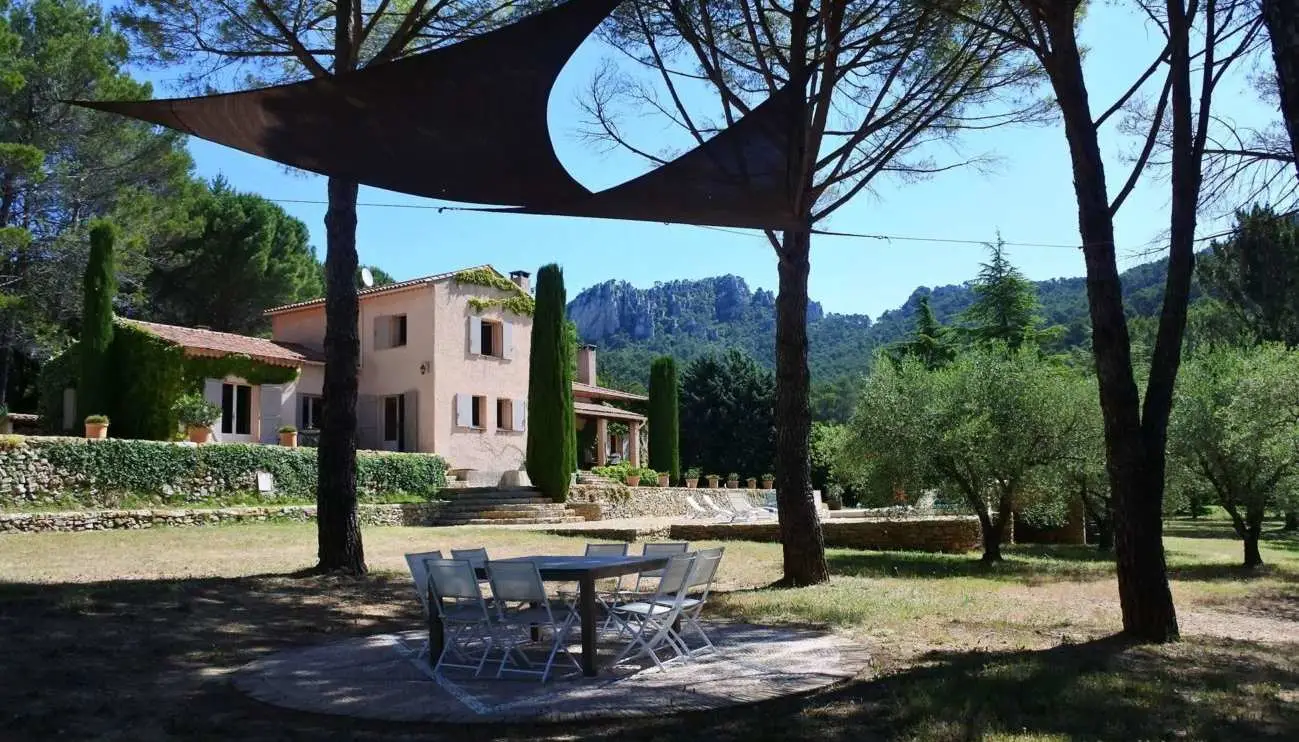 Chambre D Hôtes La Bastide De La Provence Verte
