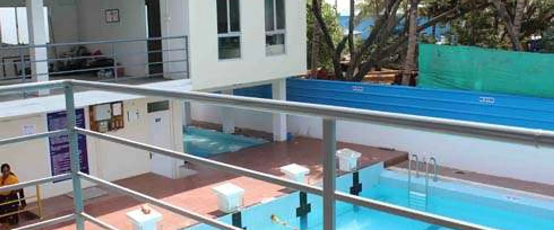 Waves Swim Academy