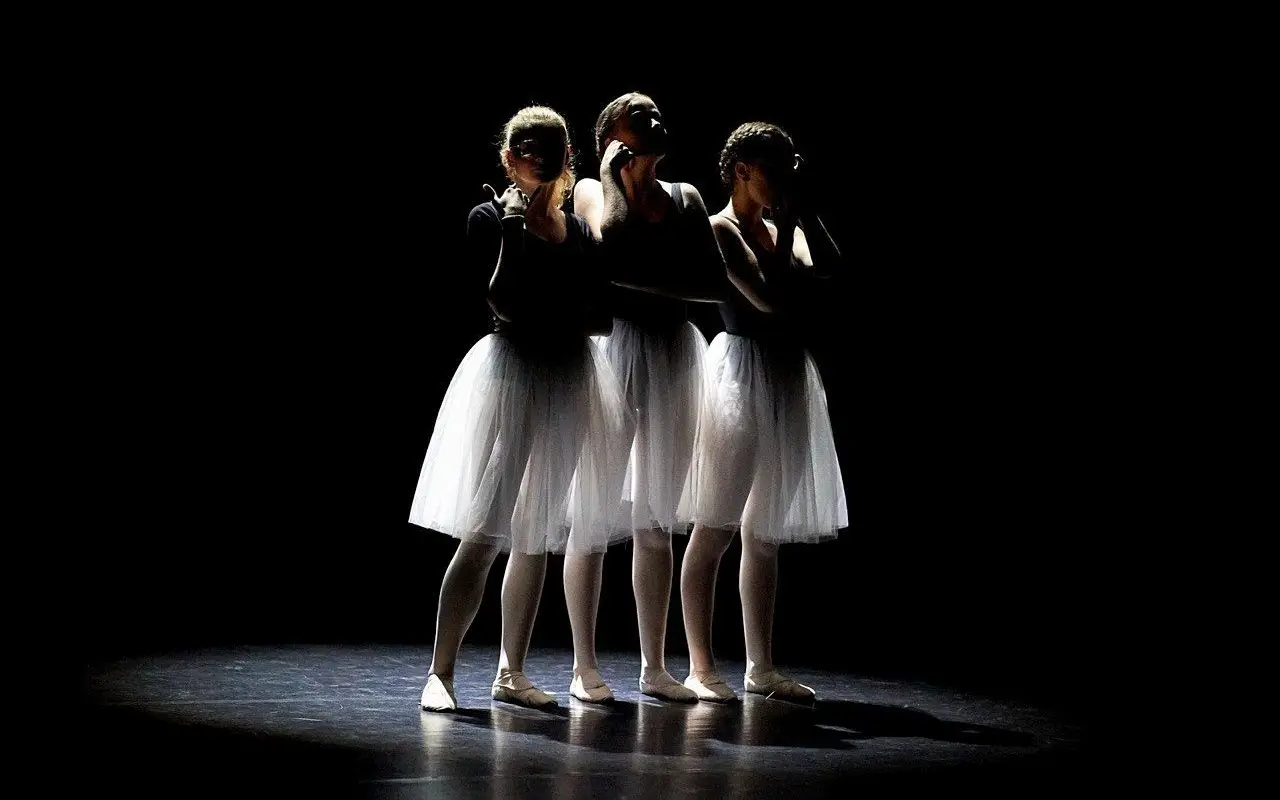 Ballerina-Ad