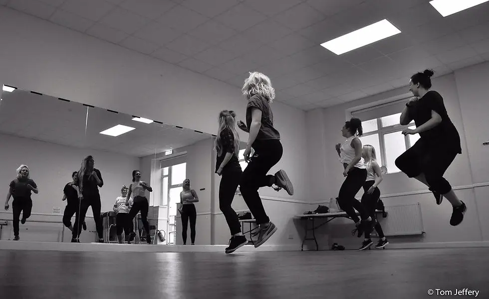 Groove'n'B Dance