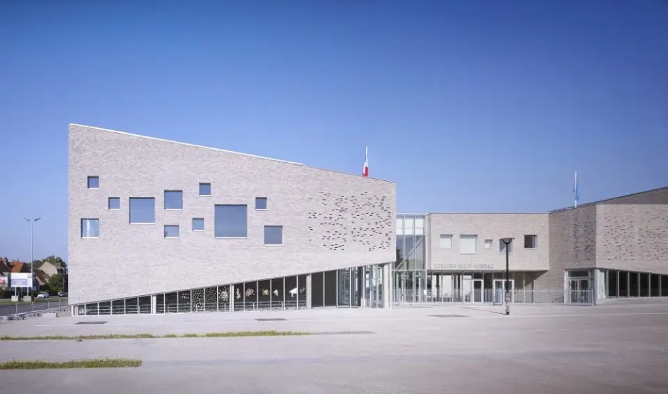 SALLE DE SPORT LUCIE AUBRAC (VOLTING)