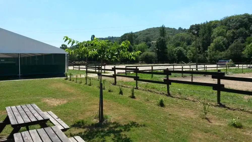 LES ECURIES DE LA VALLEE HEUREUSE