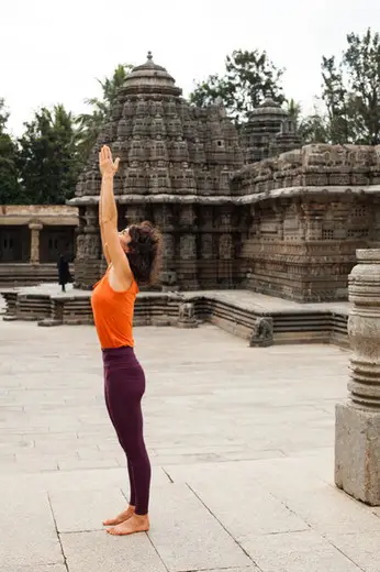 Lydie Turon, Professeur Ashtanga Yoga, Practitioner Massage Ayurvédiques.