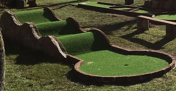 Minigolf Bar et Loisirs
