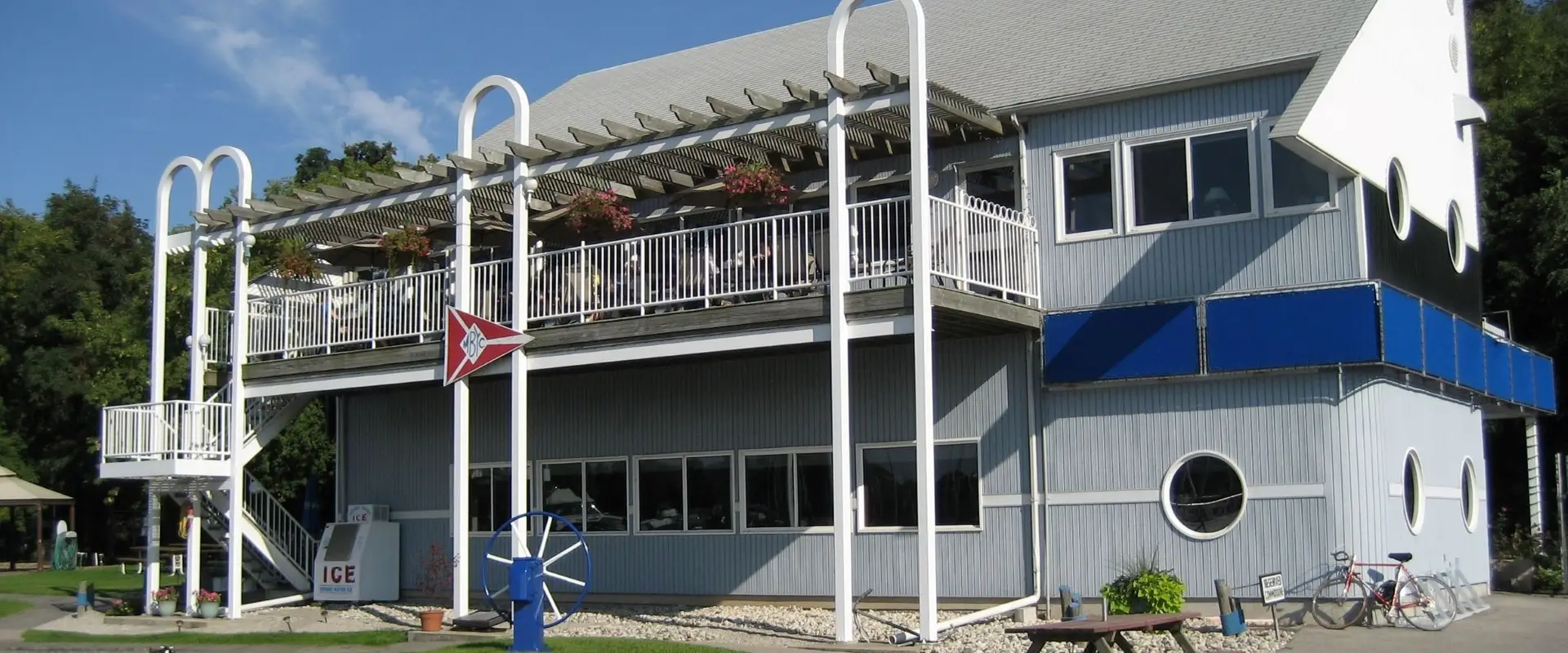Macassa Bay Yacht Club