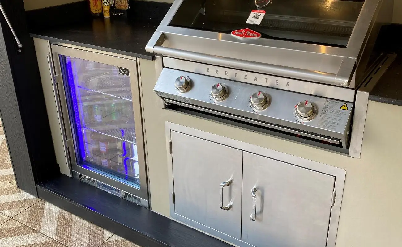 Custom Outdoor Kitchens & Outdoor Living