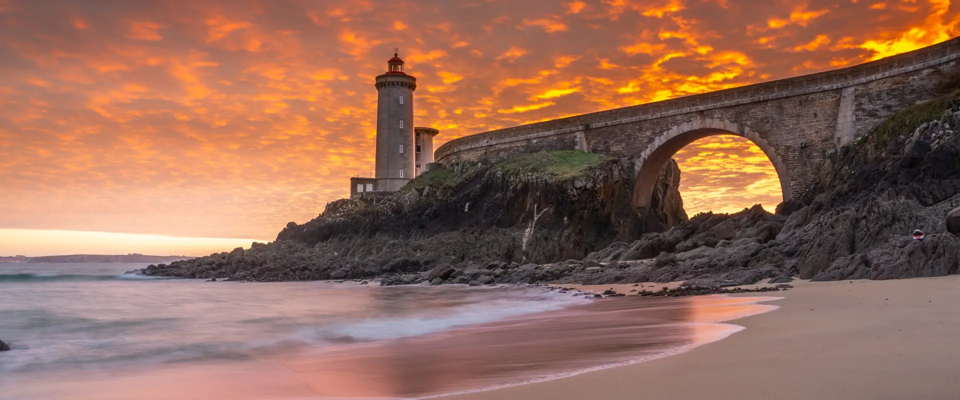 Surf Location / ️ Avec Moustik Delivery