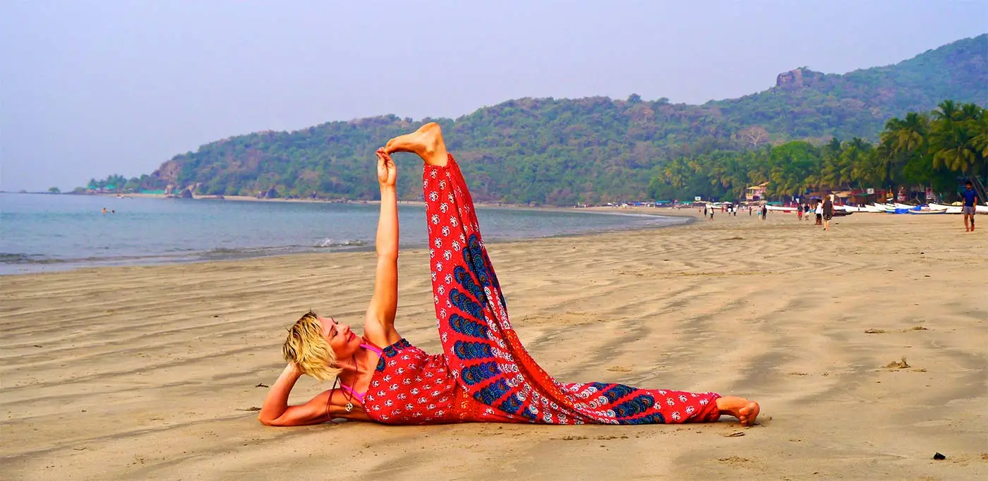 JULIA DOCTOR YOGA