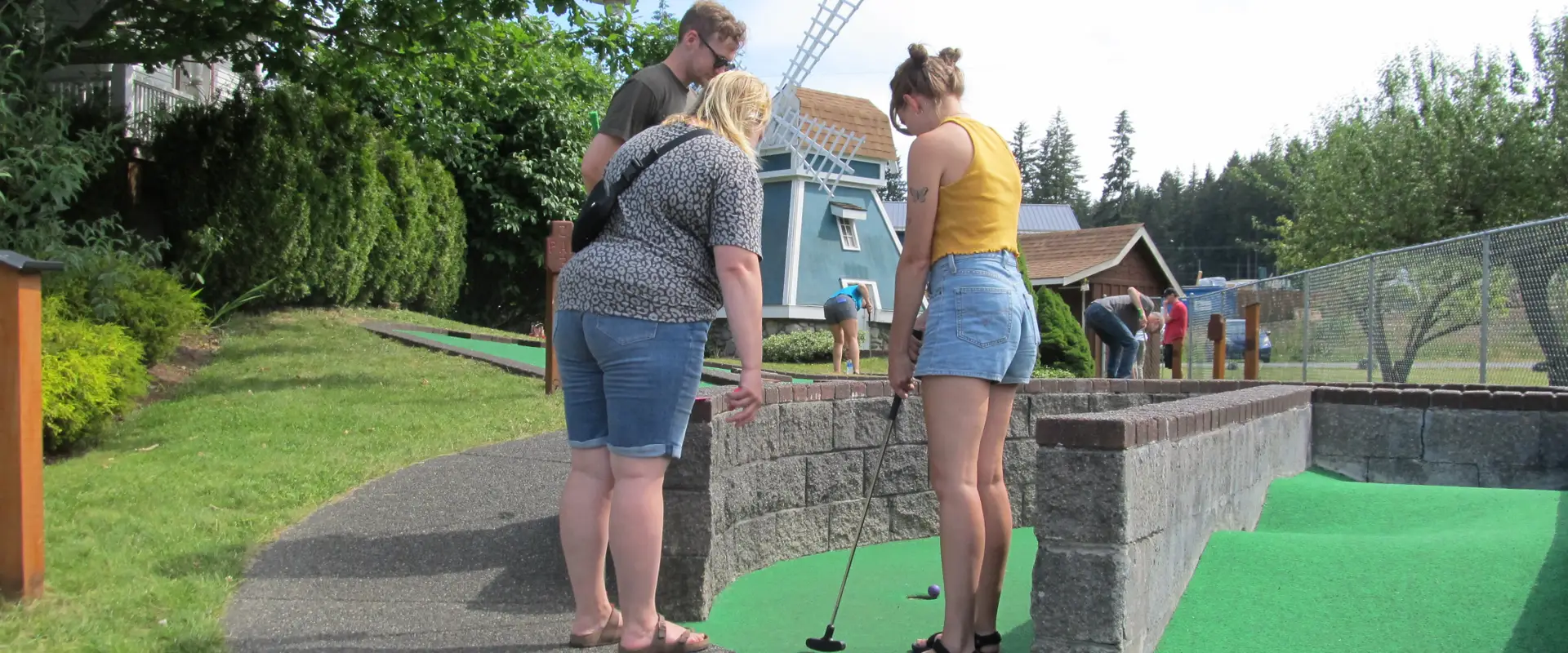 Miracle Beach Mini Golf