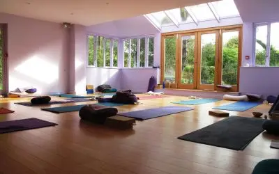 Neville Cregan Thai massage therapist and Yoga Teacher