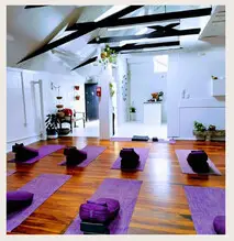 Yoga & Oils - Yoga, Crystals & Essential Oils